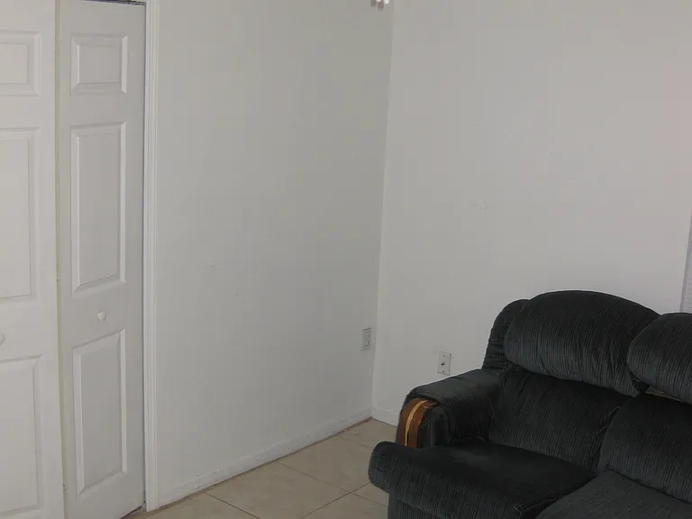 8629 Claiborne Ct — Photo 16
