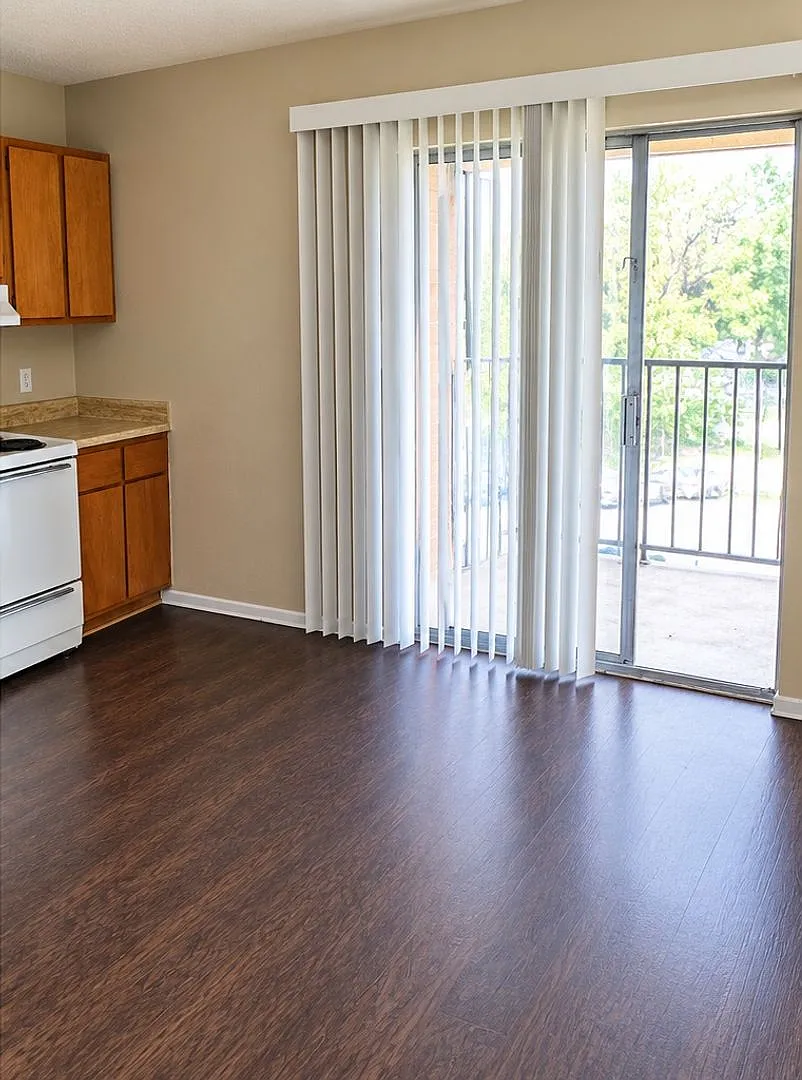 Cedarhill Apartments — Photo 4