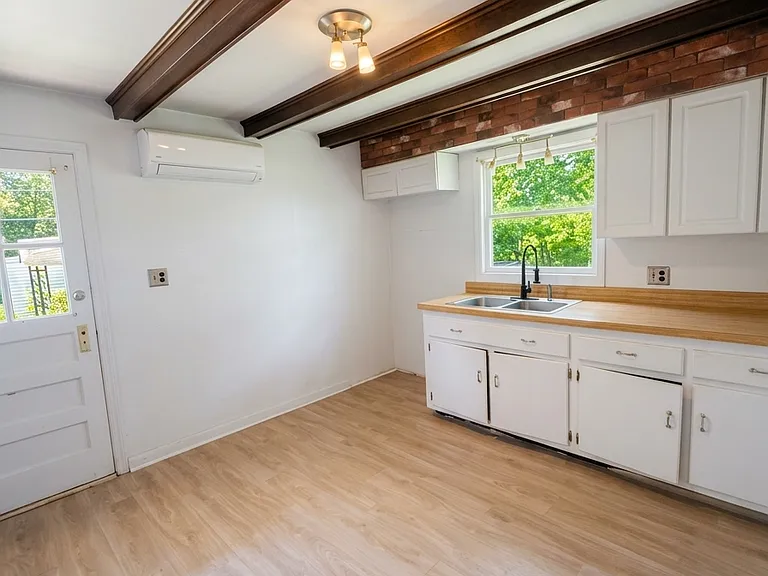 113 S Lake Dr — Photo 5