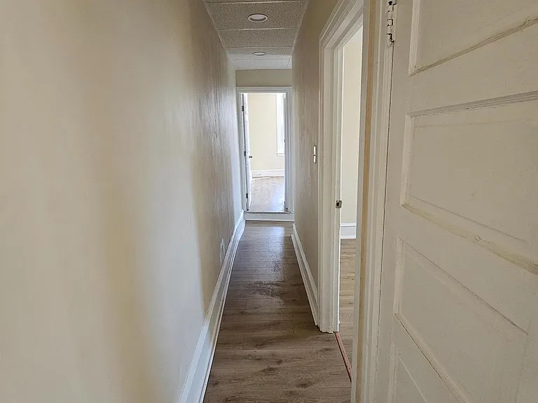 718 S 52nd St — Photo 5