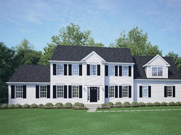 30 Spruce St, Raynham, MA 02767