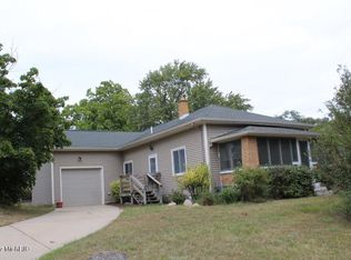 1635 McDonald St NW, Grand Rapids, MI 49504