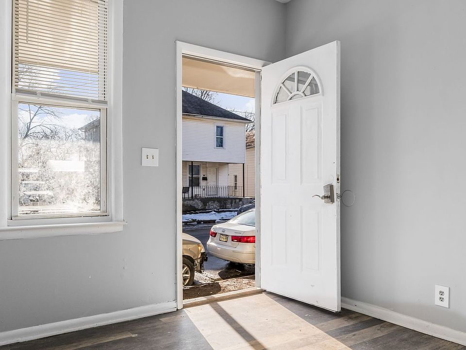 1st image of 801-817 W 5th Ave #811