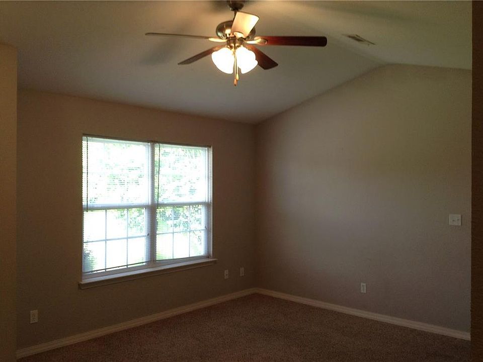 2nd image of 2154A Kristy Ln