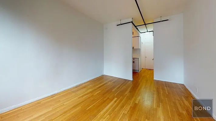 Rented by Bond New York | media 2