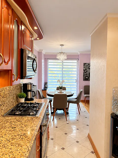 2 bed, 1000 sqft, $3,400 — Photo 3