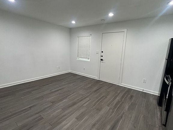 4th image of 321 E 8th St APT 208