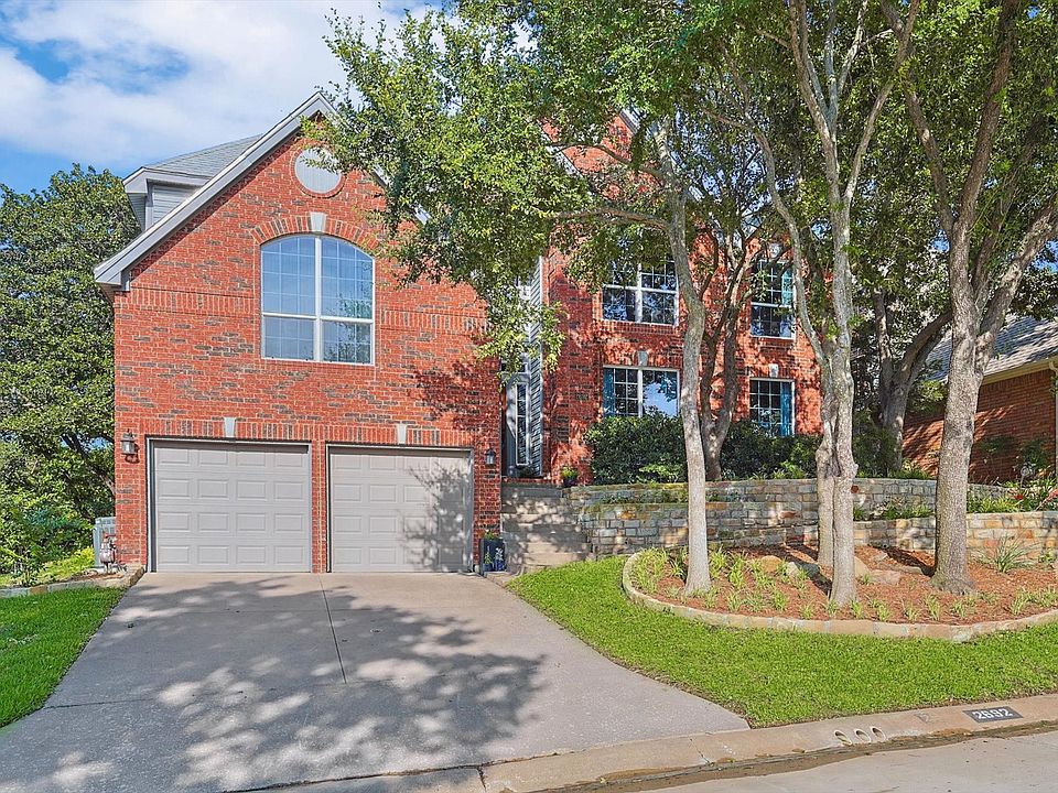 1st image of 2692 Hillside Dr