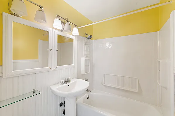 Rented by CORE | media 17