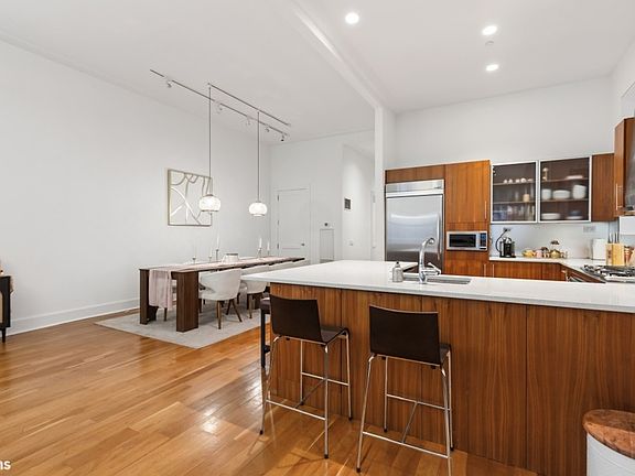 5th image of 426 W 58th St APT 4A