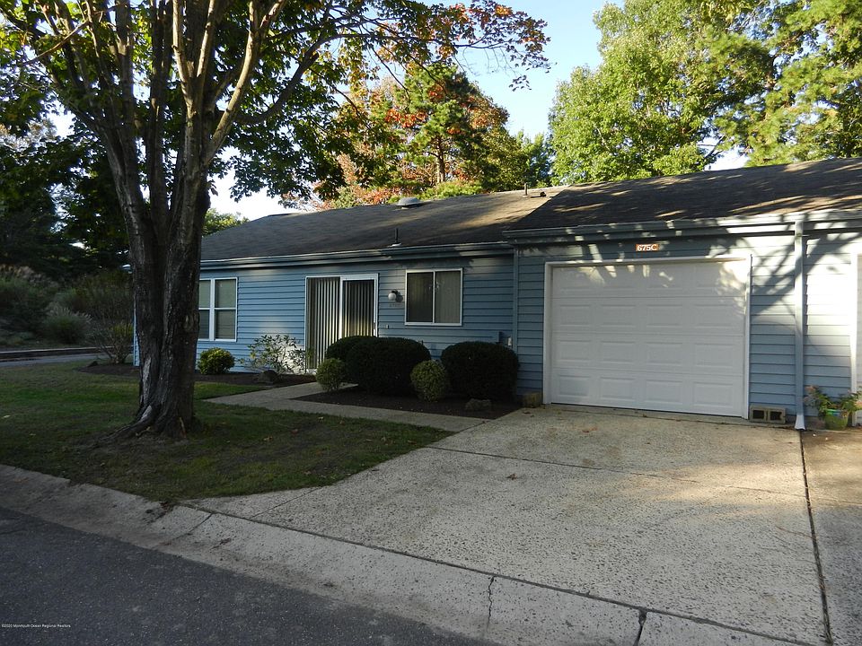 1st image of 675C Buckingham Dr