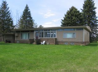 5844 Lakeshore Rd N, Palms, MI 48465