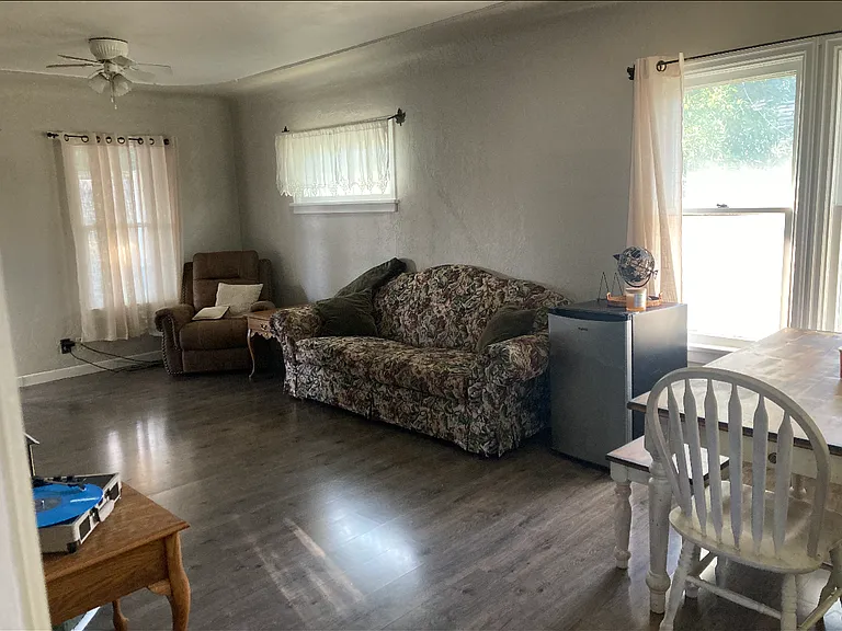 11 Idaho Ave — Photo 6