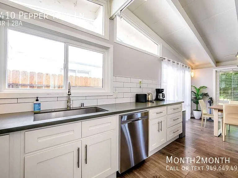 3410 Pepper Tree Ln — Photo 25
