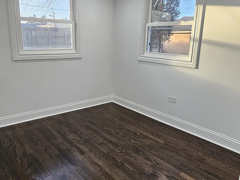 11712 S Harding Ave — Photo 18