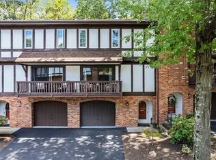 448 Allenberry Dr, Pittsburgh, PA
