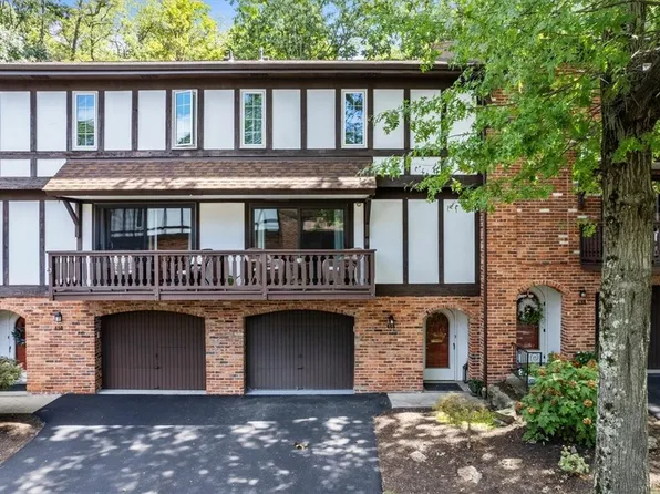 448 Allenberry Dr, Pittsburgh, PA 15237