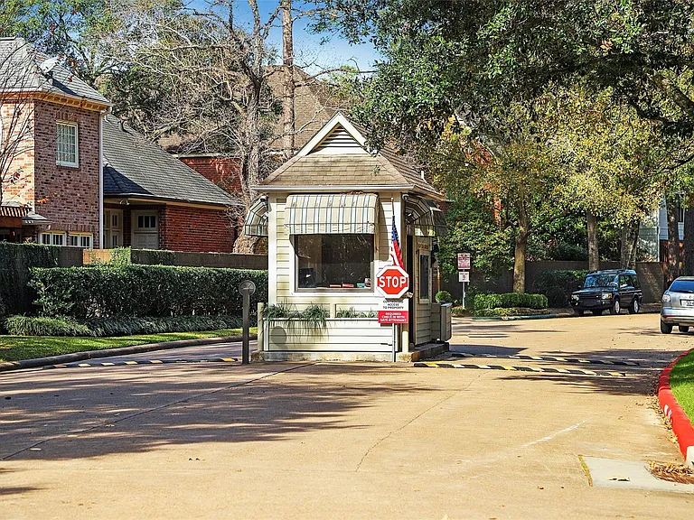 250 Sugarberry Cir #250 — Photo 23