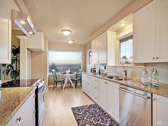 GE range, Bosch Dishwasher, LG Fridge (not shown but it's here)