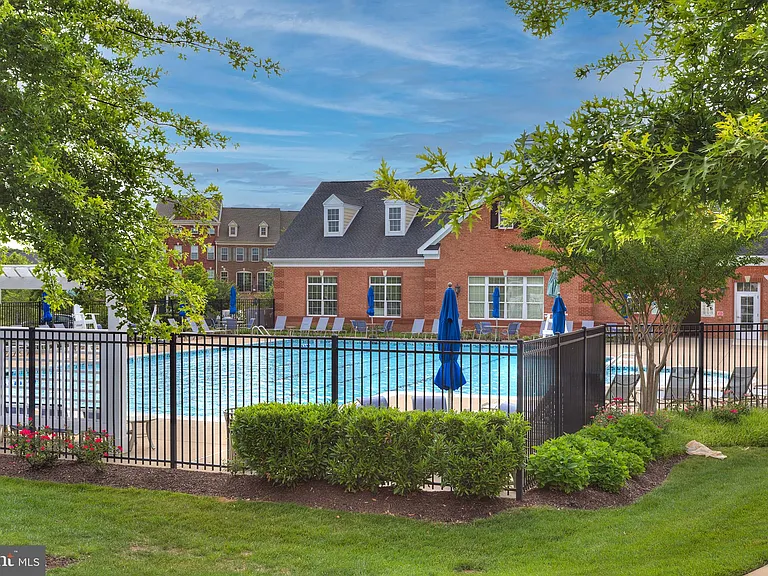 23575 Hopewell Manor Ter — Photo 53