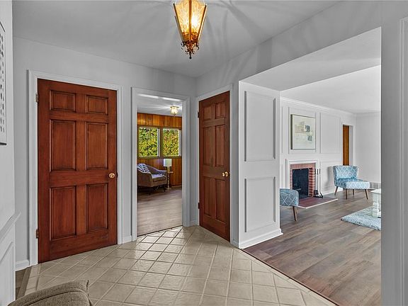 3rd image of 19 Morwood Ln