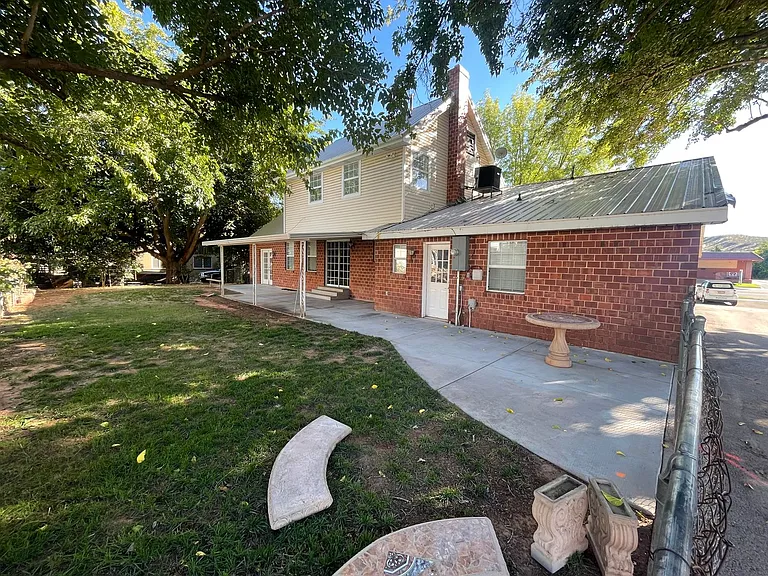2720 Santa Clara Dr — Photo 3