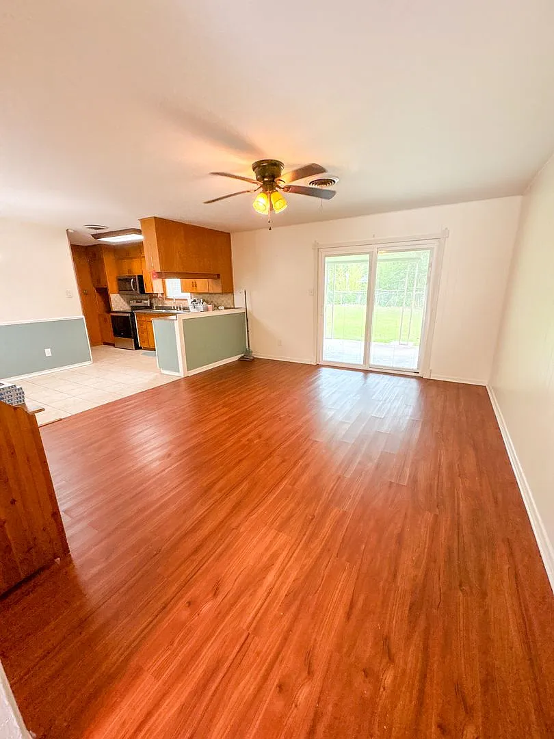 $500 off first months rent with signed lease by September 1st. 3 Bed / 2 Bath Home in Temple Move... — Photo 4