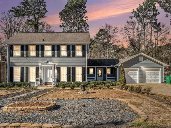 501 Fond Du Lac Dr, Stone Mountain, GA 30088