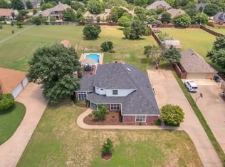 924 Valley View Ave, Red Oak, TX 75154