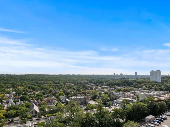 5900 Arlington Avenue image 7 of 13