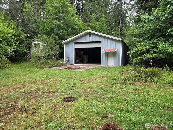 4th image of 4120 107th Avenue SW