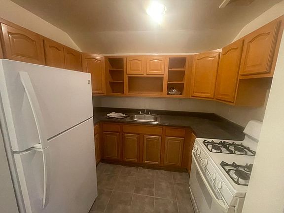 2nd image of 4056 Grace Ave #2