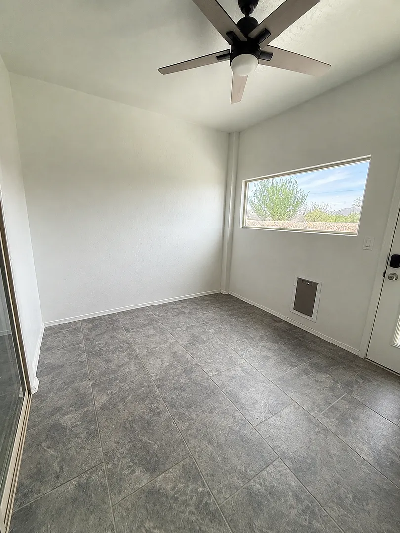 Stunning Organ Mountain Views, Beautiful Upgrades & Solar Savings! — Photo 4