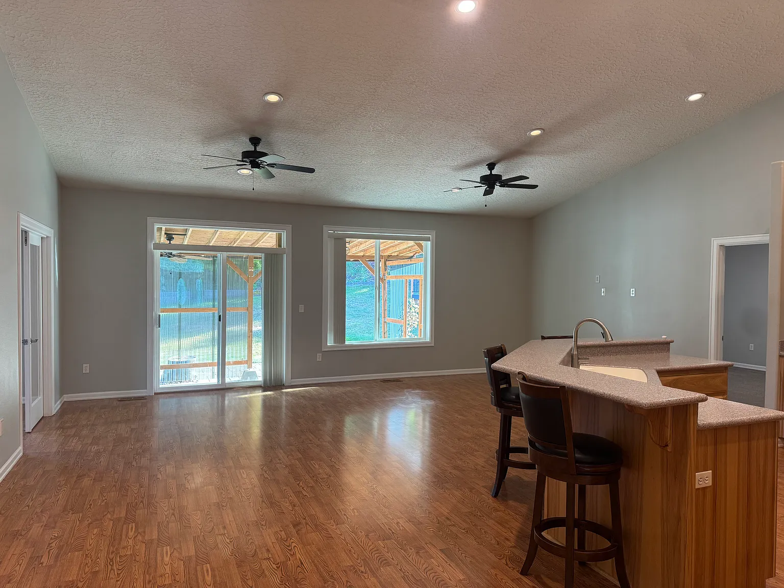 3 bed, 2166 sqft, $2,400 — Photo 2