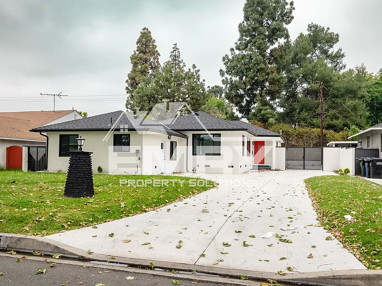 9135 Arrington Ave — Photo 24