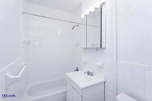 Rented by LC Lemle Real Estate Group | media 15