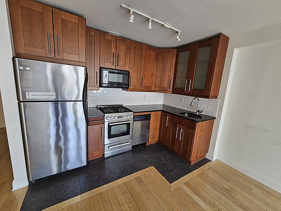 2nd image of 362 W 53rd St APT 4F