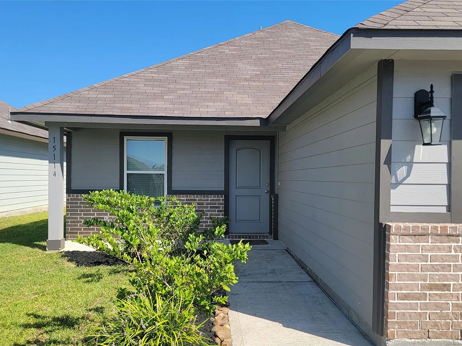3 bed, 2.0 bath, 1192 sqft, $1,575 — Photo 2