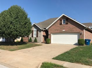 715 River Rock Ct, Nixa, MO 65714