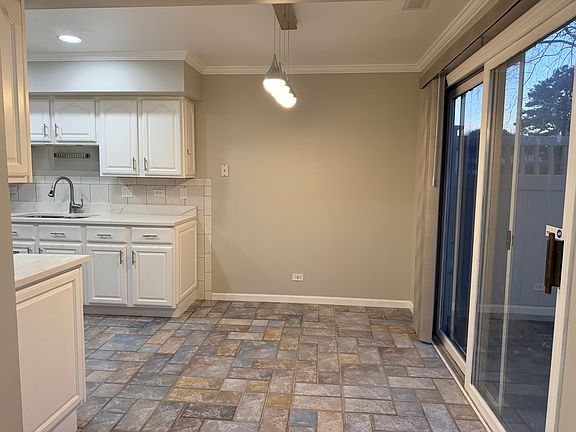 4th image of 648 Whalom Ln