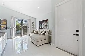 SW 27th Ct — Photo 5