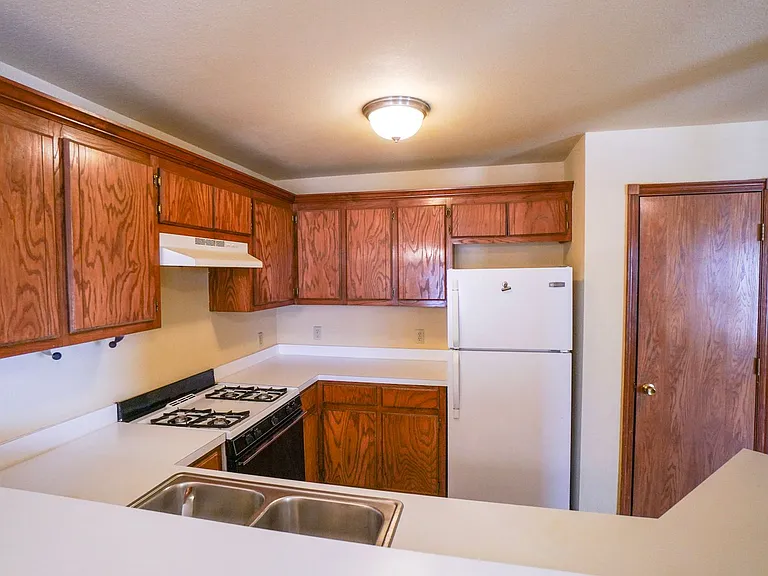 3318 Ridgecrest Cir — Photo 5