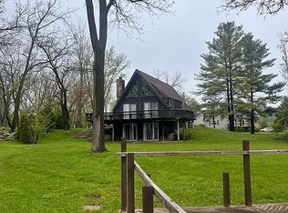 600 Candlewick Dr NE, Poplar Grove, IL 61065