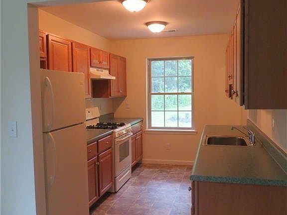 5th image of 750 Orchard Dr