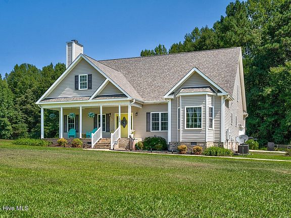 3rd image of 153 Meadow Brook Lane