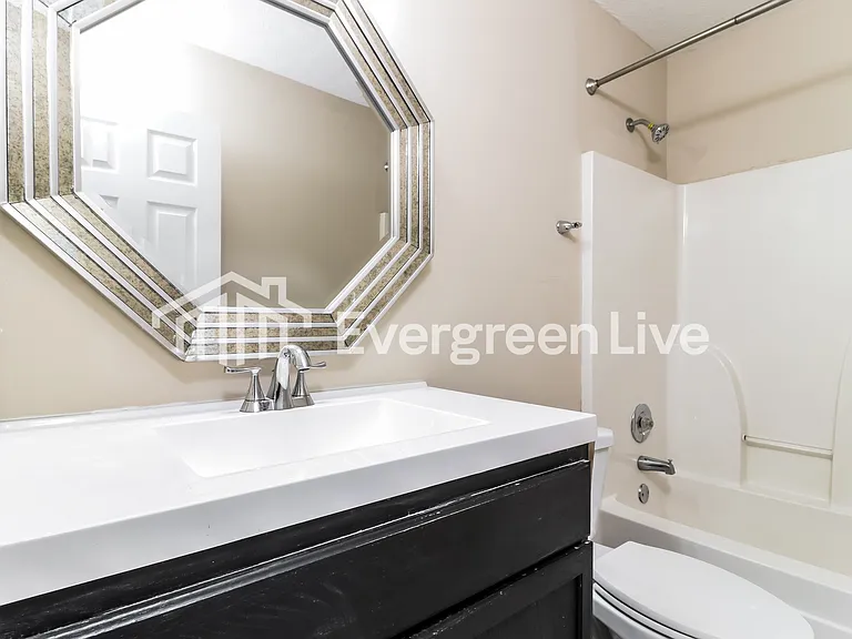 520 Ashland Manor Dr — Photo 9