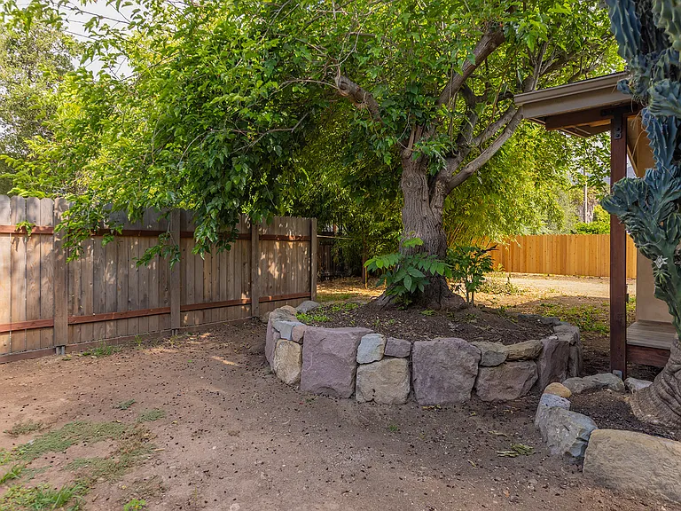 136 S Poli St — Photo 40