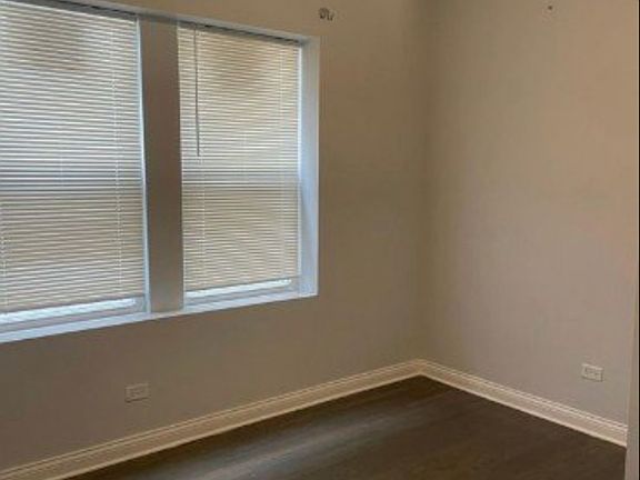 4th image of 7240 S Cornell Ave #1