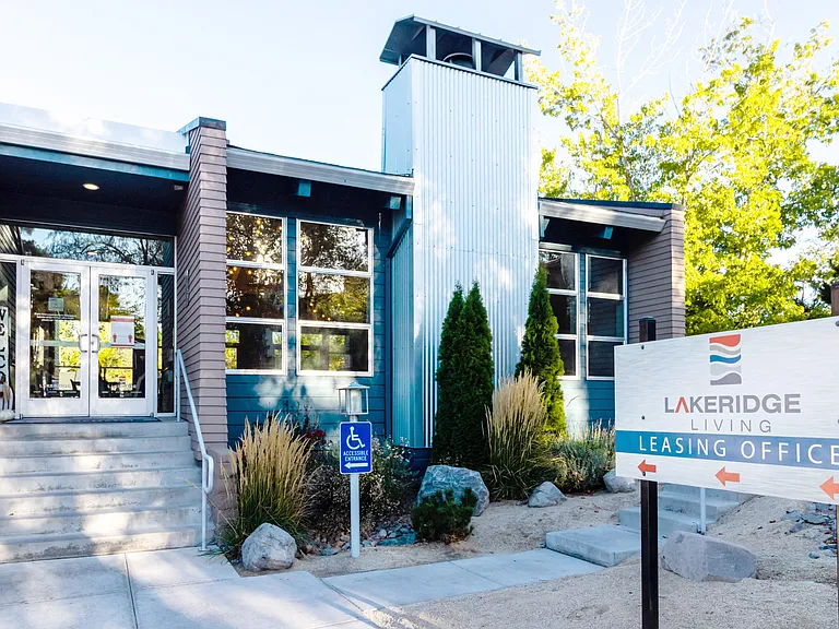 Lakeridge Living — Photo 25