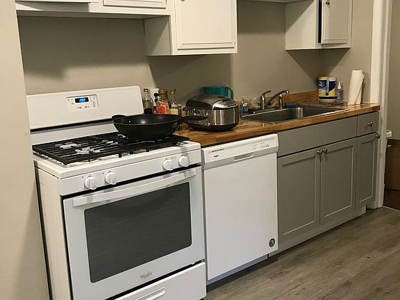 3rd image of 405 McKee Pl #407